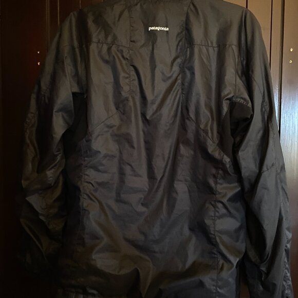Black Patagonia Wind Breaker - Picture 3 of 6